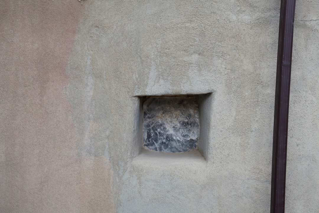 Acoma Quartz "window"